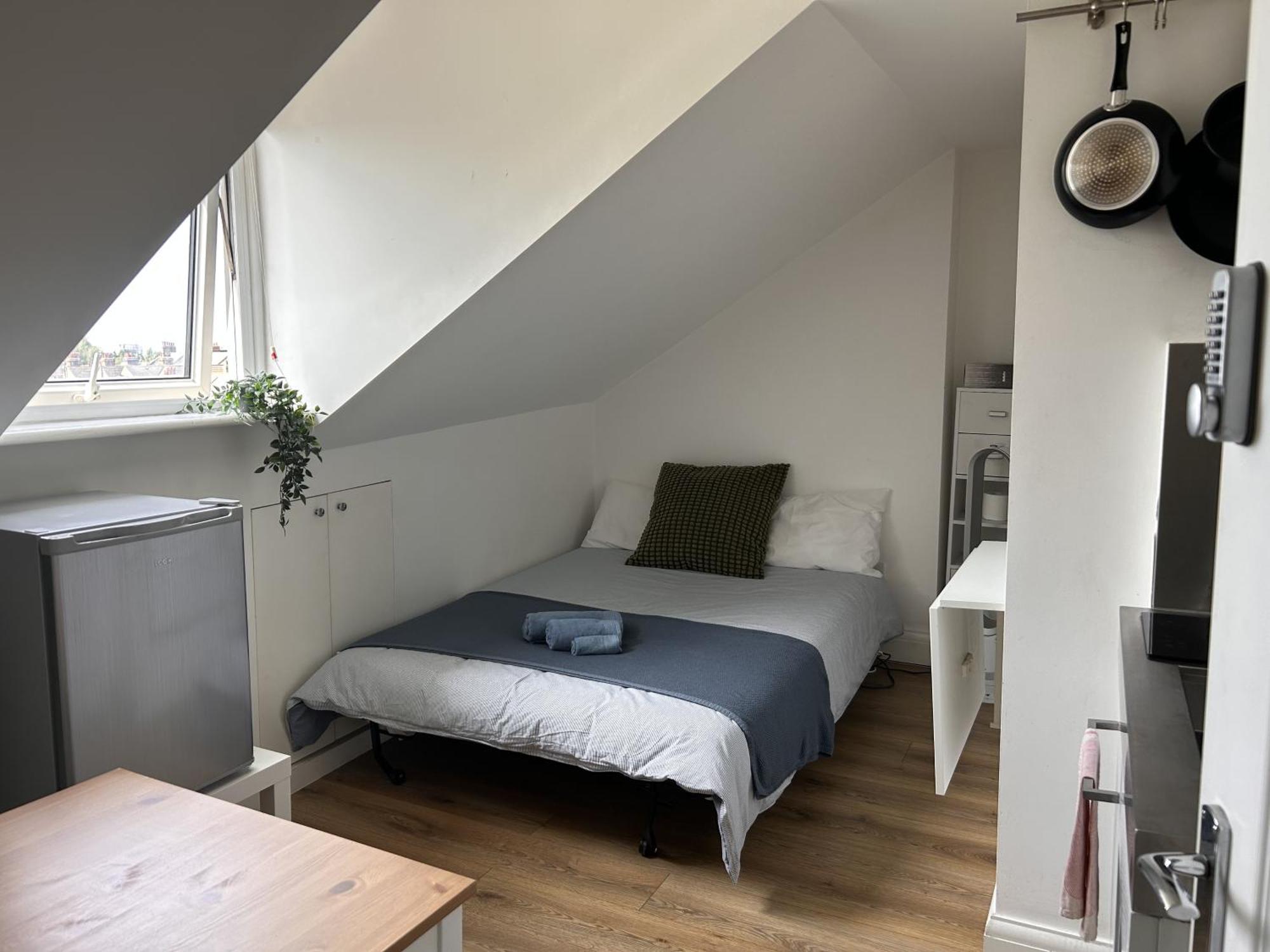 London Studio Stays London