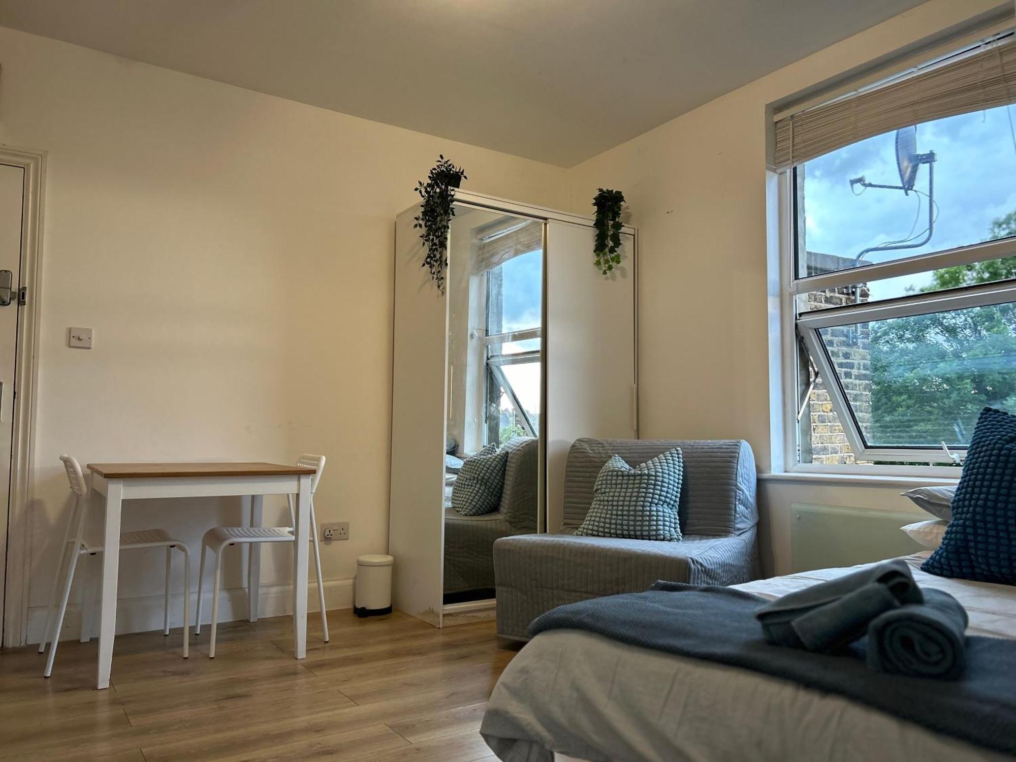 London Studio Stays Londra
